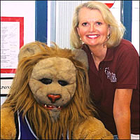 Barbara Harris with Kings mascot Slamson